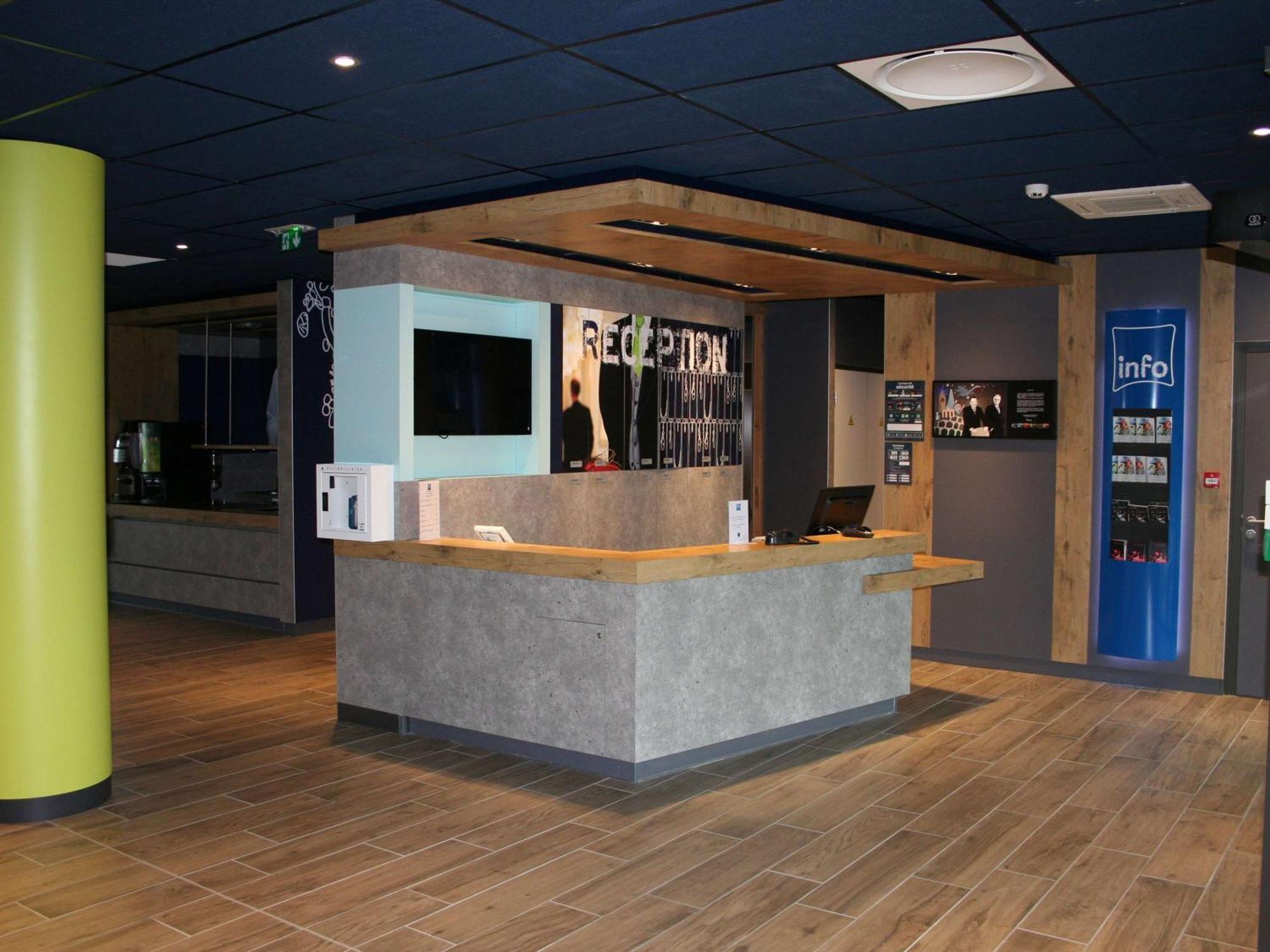 Ibis Budget Montceau Les Mines Esterno foto