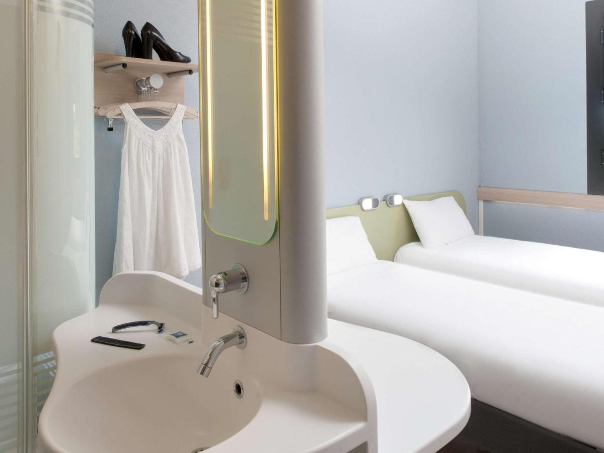 Ibis Budget Montceau Les Mines Esterno foto